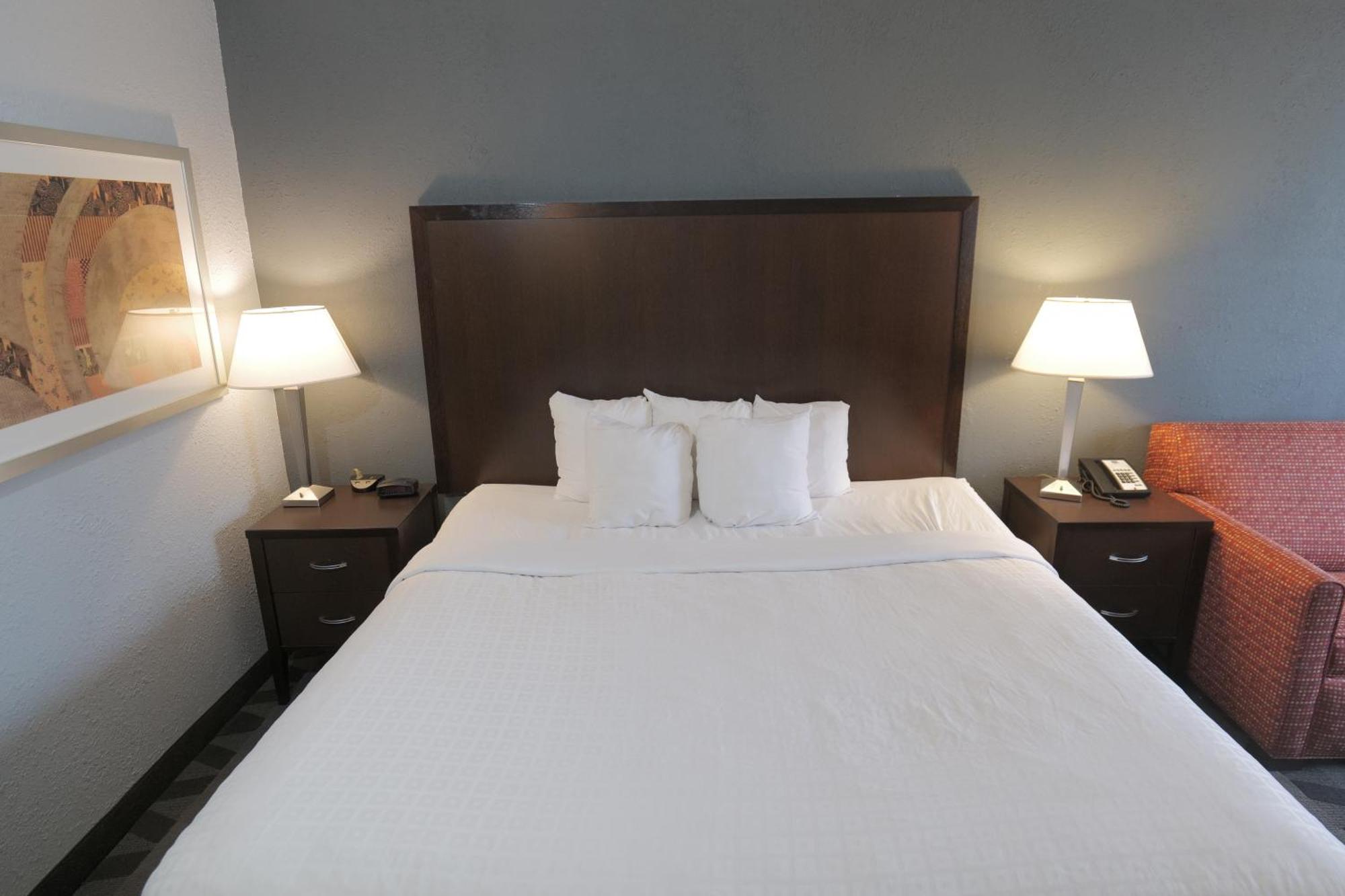 מלון Baymont By Wyndham Flint Airport North מראה חיצוני תמונה