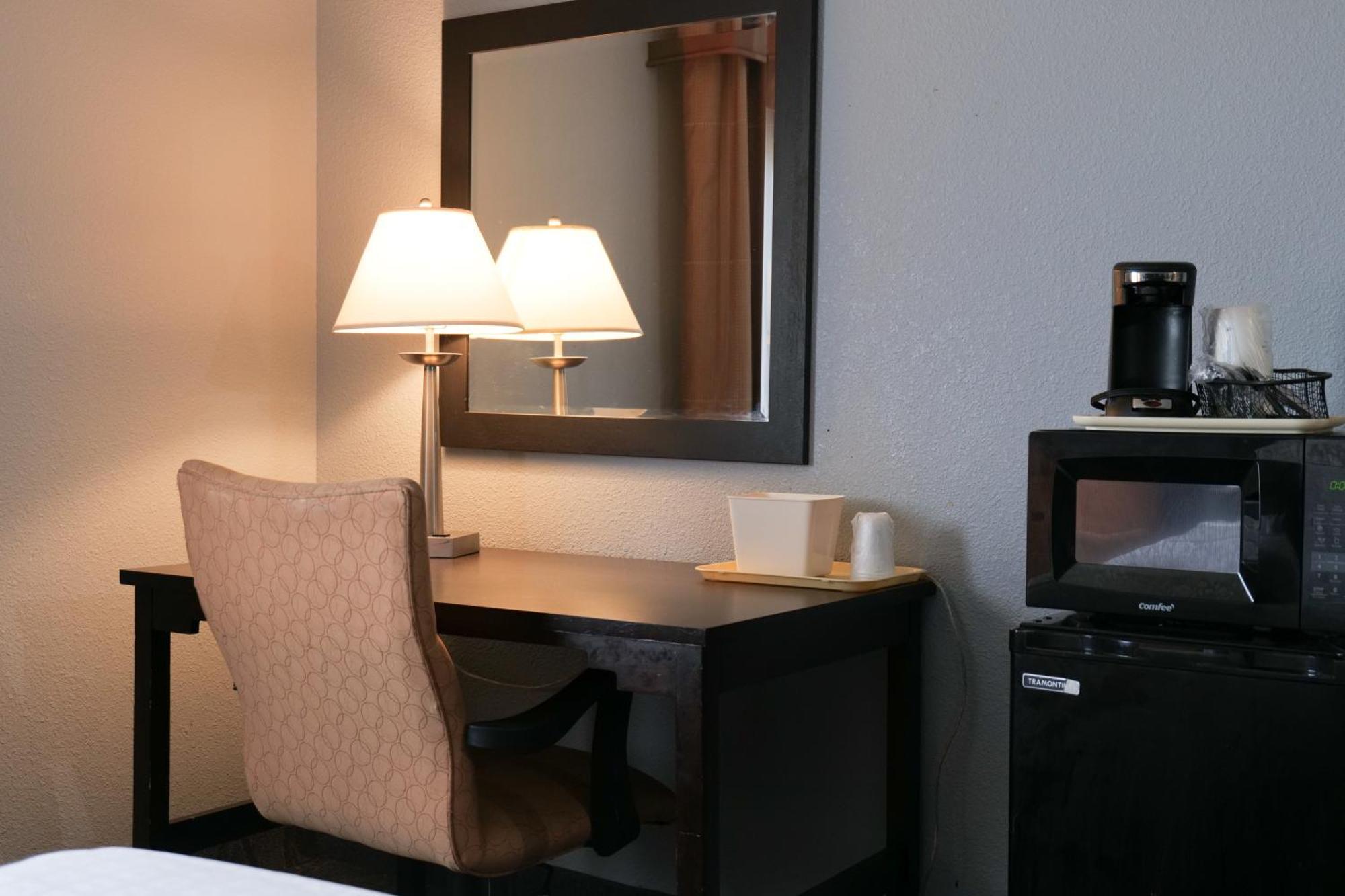 מלון Baymont By Wyndham Flint Airport North מראה חיצוני תמונה