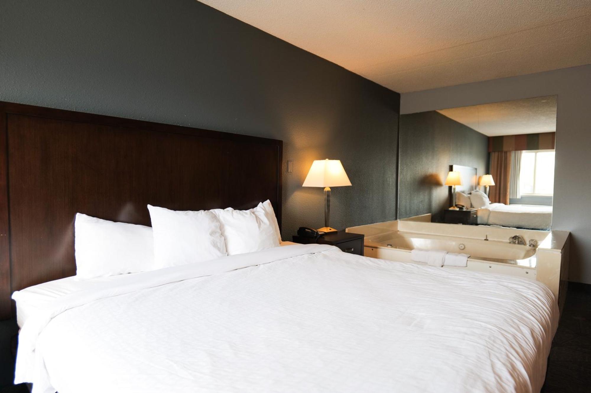 מלון Baymont By Wyndham Flint Airport North מראה חיצוני תמונה