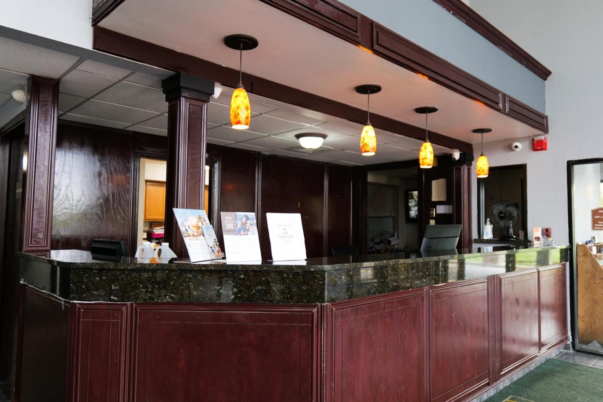 מלון Baymont By Wyndham Flint Airport North מראה חיצוני תמונה