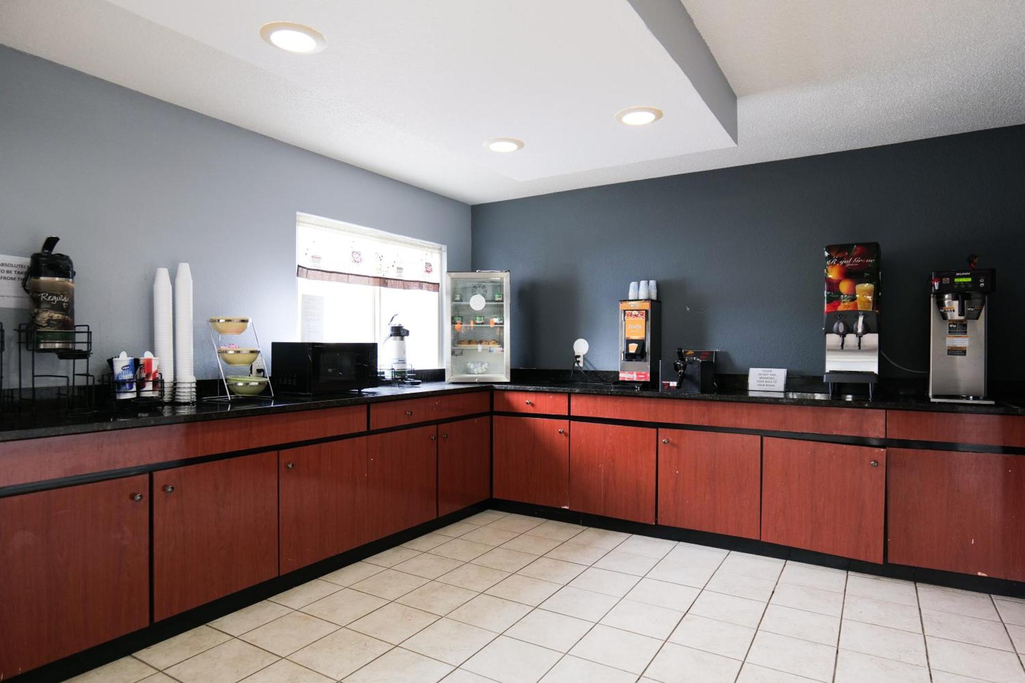 מלון Baymont By Wyndham Flint Airport North מראה חיצוני תמונה