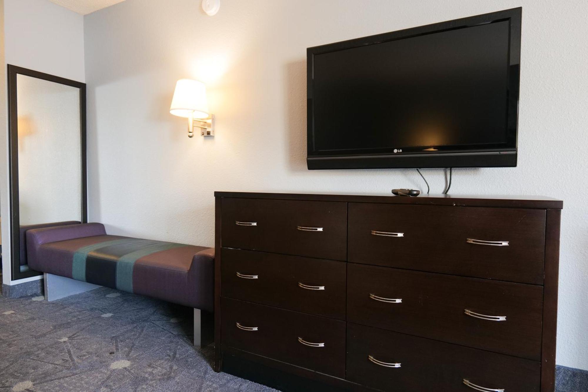 מלון Baymont By Wyndham Flint Airport North מראה חיצוני תמונה